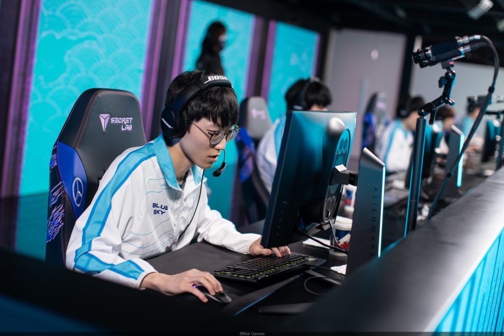 คู่มือครอบคลุมสำหรับการเดิมพัน eSports: จะสร้างกำไรได้อย่างไร?