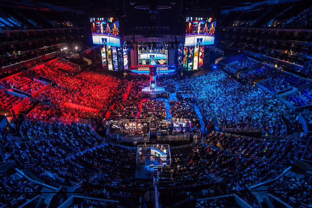 สำรวจการเดิมพัน eSports: กฎ ตัวเลือก และความแตกต่างจากเกมคาสิโนแบบดั้งเดิม