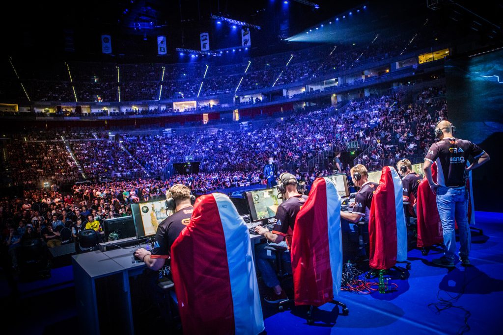 วิธีสร้างรายได้ด้วยการเดิมพัน E-Sports: การเล่นเกม การวิเคราะห์ และราคาต่อรอง